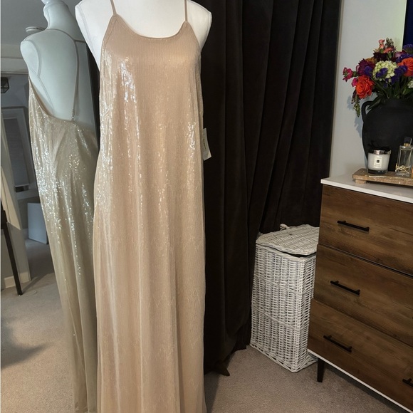 BRAND NEW ! Elegant Sequin Maxi Dress - Picture 7 of 7